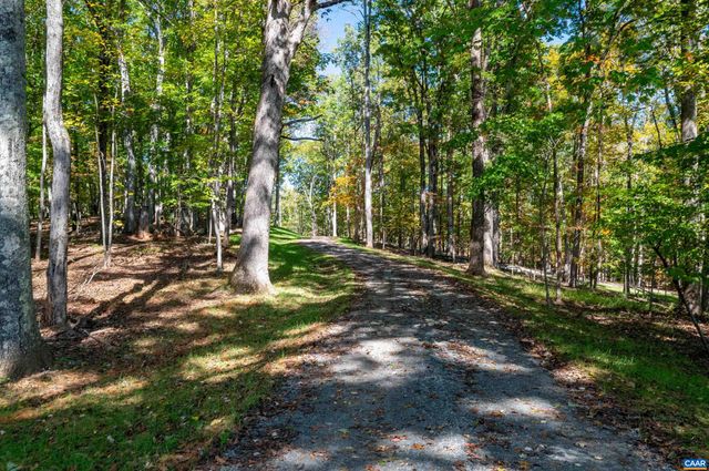 7337-4B DICK WOODS RD, Afton, VA 22920