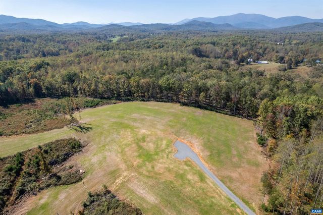 7337-4B DICK WOODS RD, Afton, VA 22920