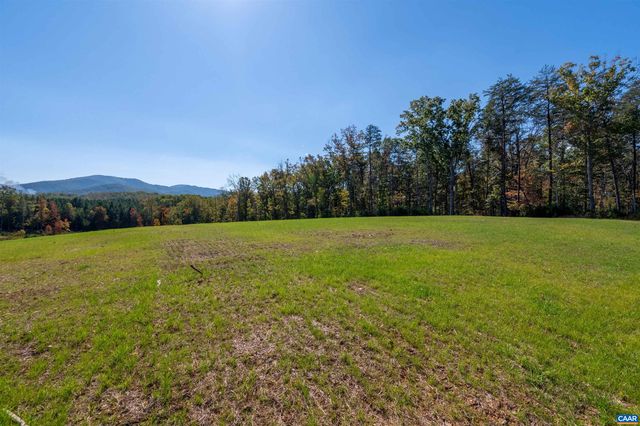 7337-4B DICK WOODS RD, Afton, VA 22920