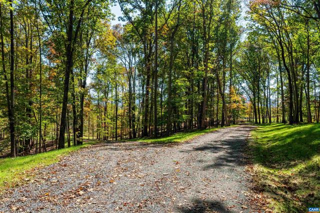 7337-4B DICK WOODS RD, Afton, VA 22920