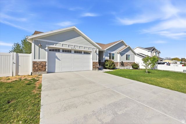 8814 W DAISY VIEW LN, Magna, UT 84044
