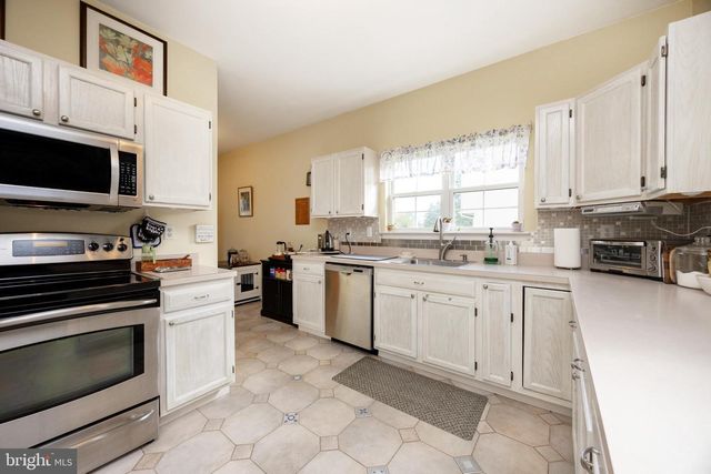 356 ROBIN LN, Collegeville, PA 19426