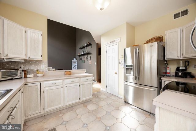 356 ROBIN LN, Collegeville, PA 19426