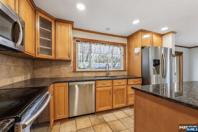 38 Passaic Avenue, North Haledon, NJ 07508