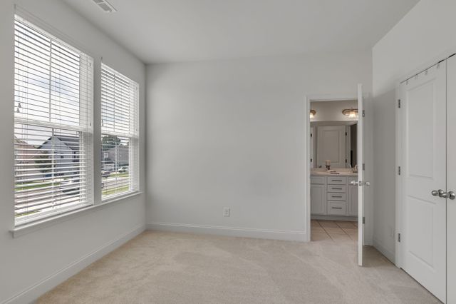 1421 Proprietors Pl, Murfreesboro, TN 37128