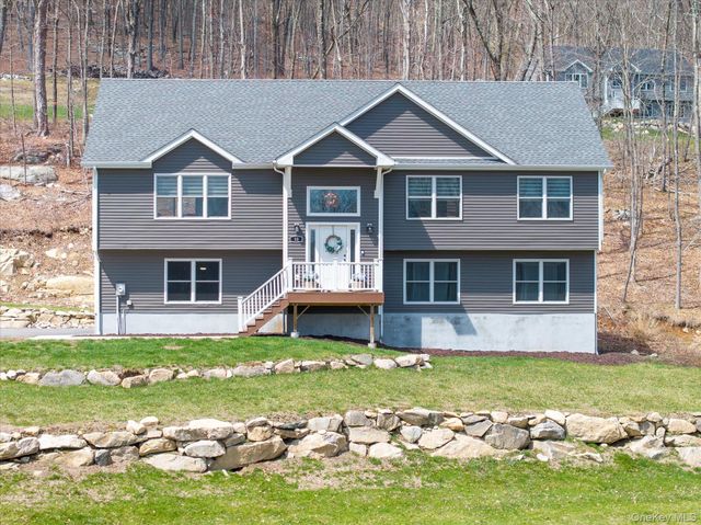 10 Eagle Hill Road, Mahopac, NY 10541