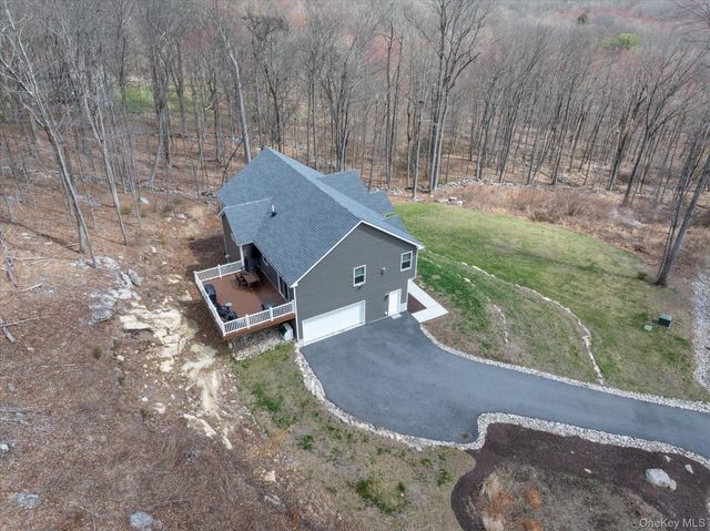 10 Eagle Hill Road, Mahopac, NY 10541