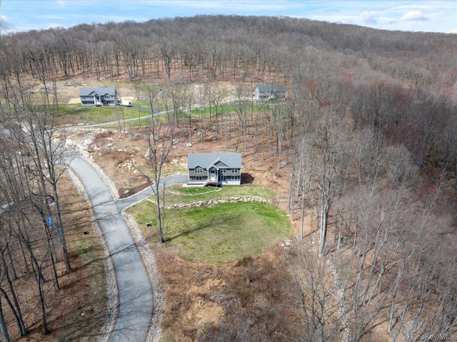 10 Eagle Hill Road, Mahopac, NY 10541
