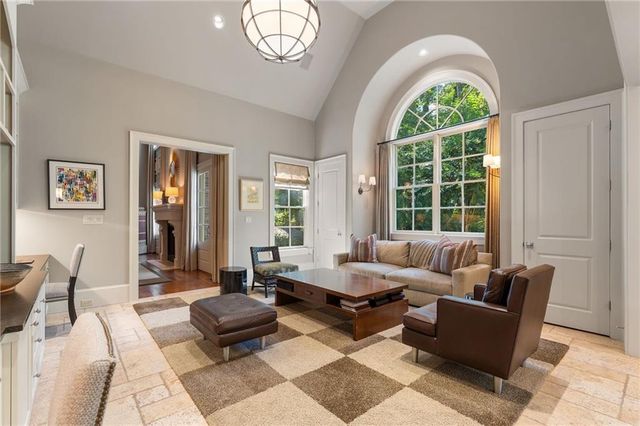 5178 S Trimble Road, Atlanta, GA 30342