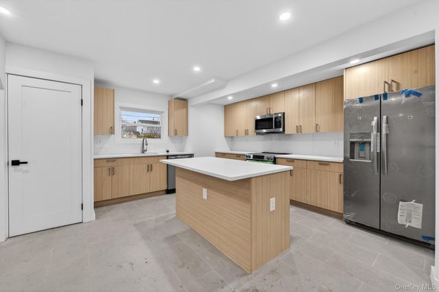 3079 Fearn Place, Bronx, NY 10465