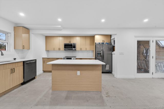 3079 Fearn Place, Bronx, NY 10465