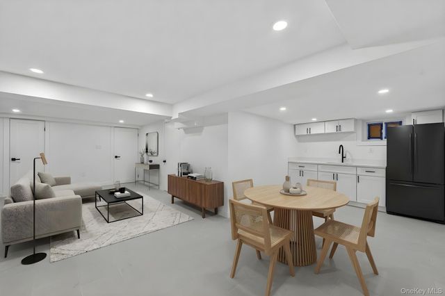 3079 Fearn Place, Bronx, NY 10465