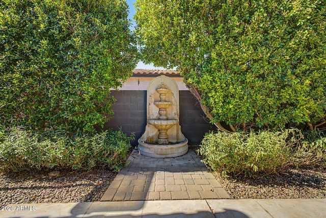 425 S CAMELLIA Drive, Chandler, AZ 85225