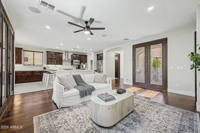 425 S CAMELLIA Drive, Chandler, AZ 85225