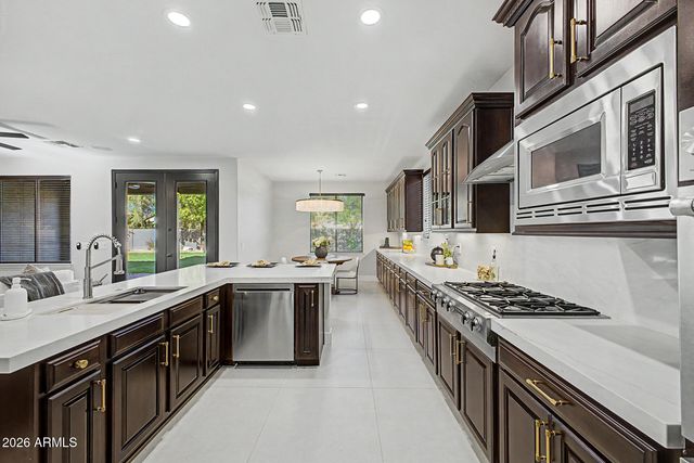 425 S CAMELLIA Drive, Chandler, AZ 85225