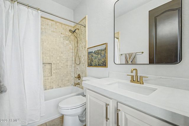 425 S CAMELLIA Drive, Chandler, AZ 85225
