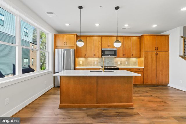 133 WARBURTON STREET, Alexandria, VA 22304