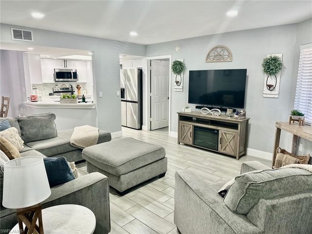 3100 Seasons WAY 108, Estero, FL 33928