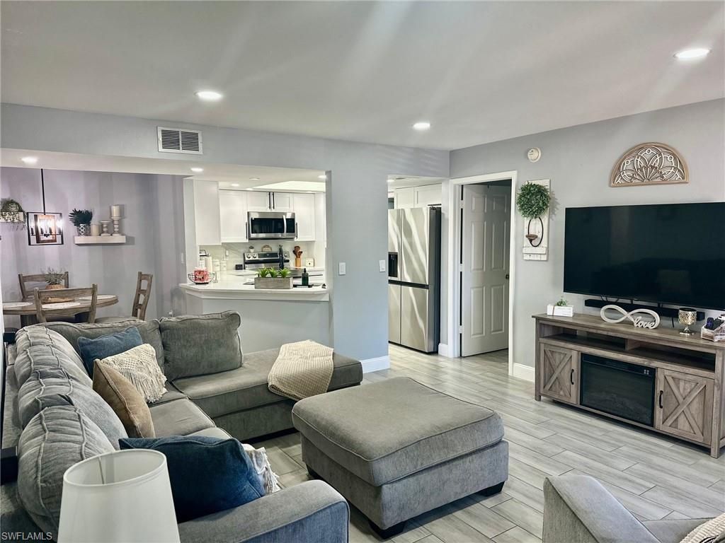 3100 Seasons WAY 108, Estero, FL 33928