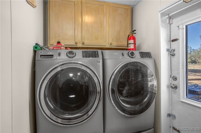 10494 N Spence Avenue, Dunnellon, FL 34433