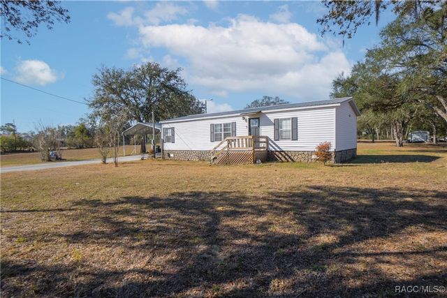 10494 N Spence Avenue, Dunnellon, FL 34433