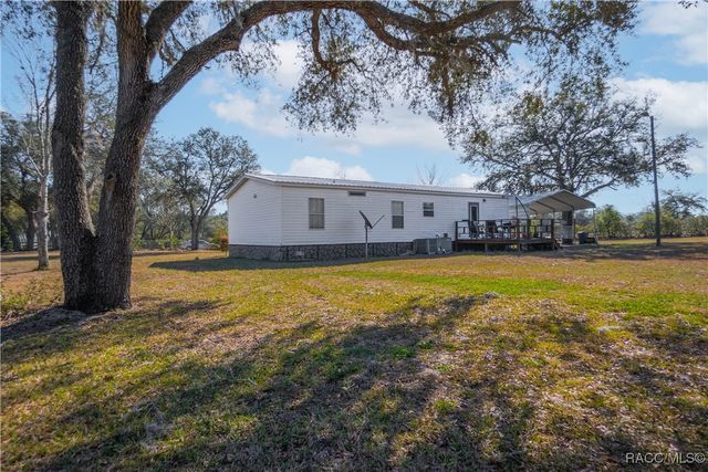 10494 N Spence Avenue, Dunnellon, FL 34433