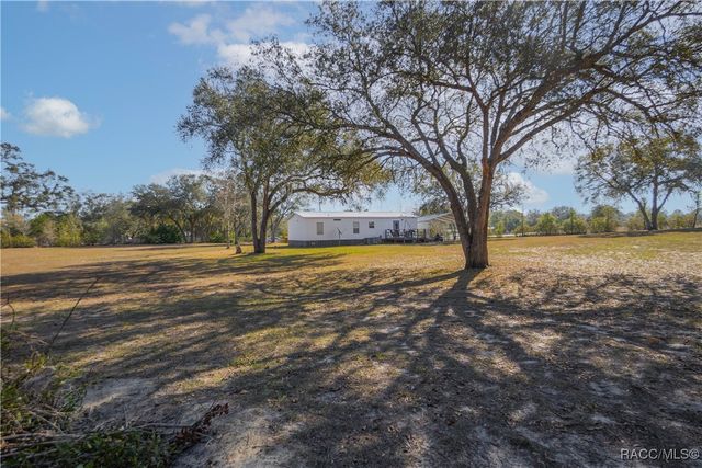 10494 N Spence Avenue, Dunnellon, FL 34433