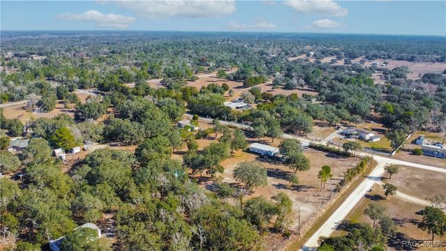 10494 N Spence Avenue, Dunnellon, FL 34433