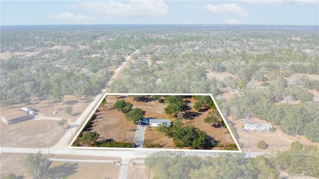 10494 N Spence Avenue, Dunnellon, FL 34433