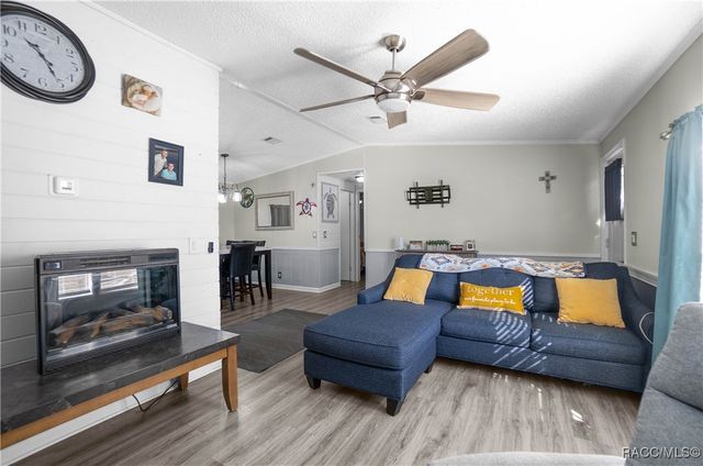 10494 N Spence Avenue, Dunnellon, FL 34433