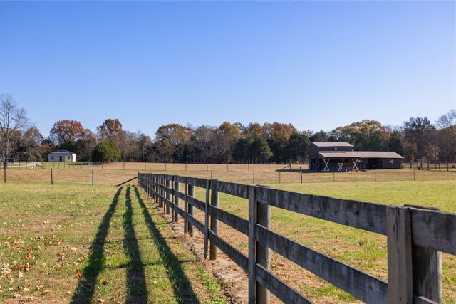 1755 McBride Rd, Lewisburg, TN 37091