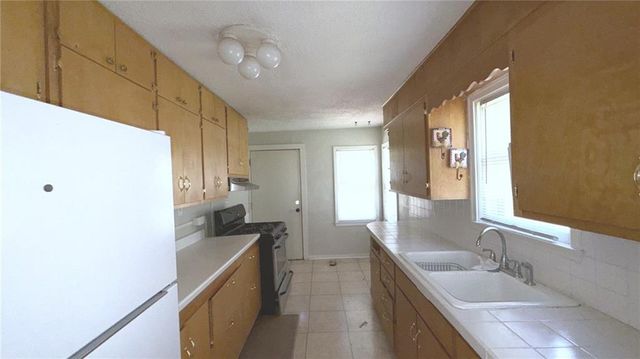 4260 NE Kelsey Road, Kansas City, MO 64116