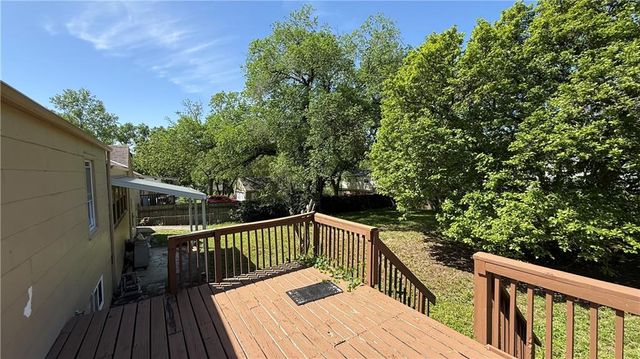 4260 NE Kelsey Road, Kansas City, MO 64116