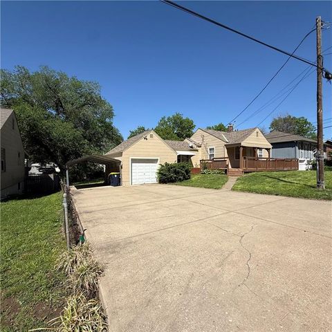 4260 NE Kelsey Road, Kansas City, MO 64116