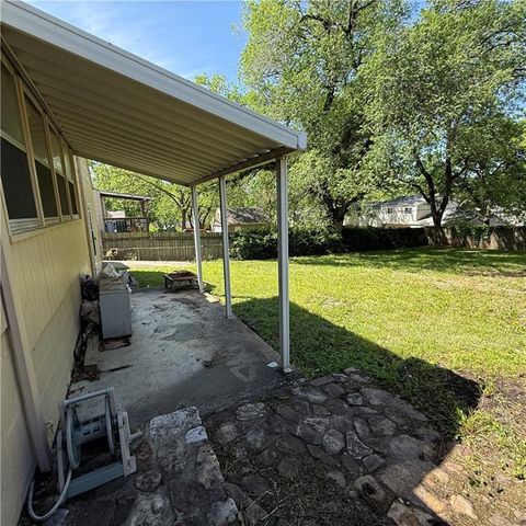 4260 NE Kelsey Road, Kansas City, MO 64116