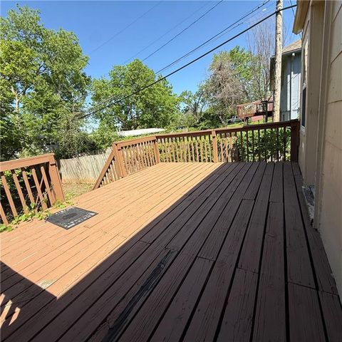 4260 NE Kelsey Road, Kansas City, MO 64116