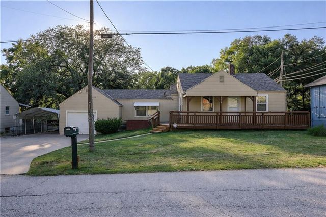 4260 NE Kelsey Road, Kansas City, MO 64116