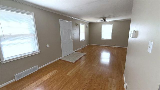 4260 NE Kelsey Road, Kansas City, MO 64116