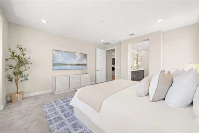 161 Scale, Irvine, CA 92618