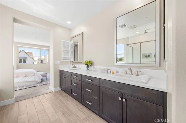 161 Scale, Irvine, CA 92618