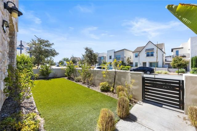 161 Scale, Irvine, CA 92618