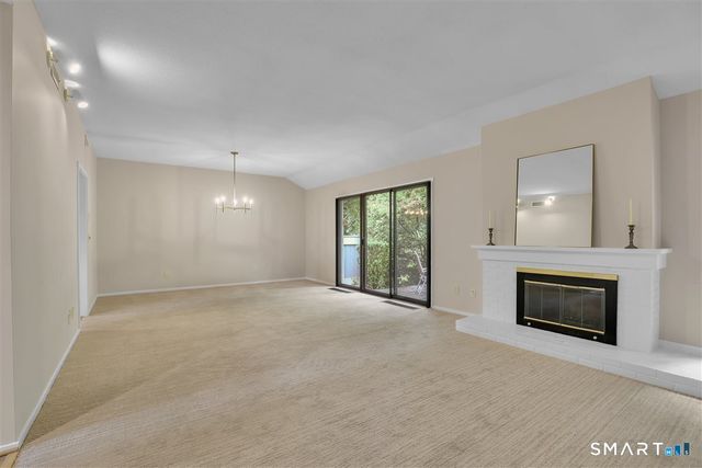 972 Heritage Village B, Southbury, CT 06488