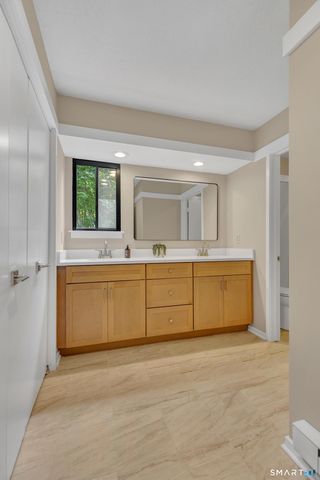 972 Heritage Village B, Southbury, CT 06488