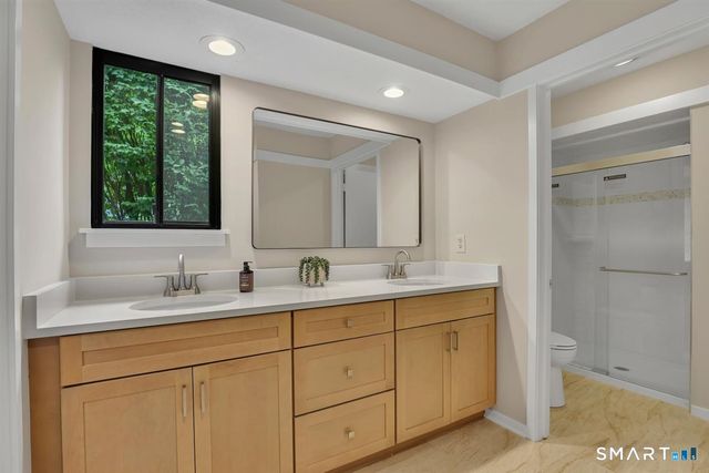 972 Heritage Village B, Southbury, CT 06488