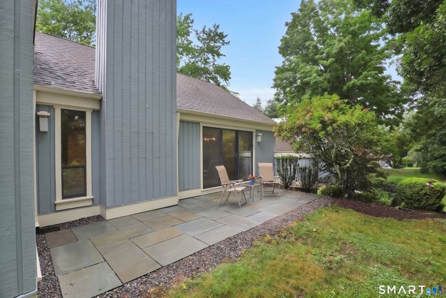 972 Heritage Village B, Southbury, CT 06488