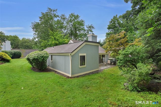 972 Heritage Village B, Southbury, CT 06488