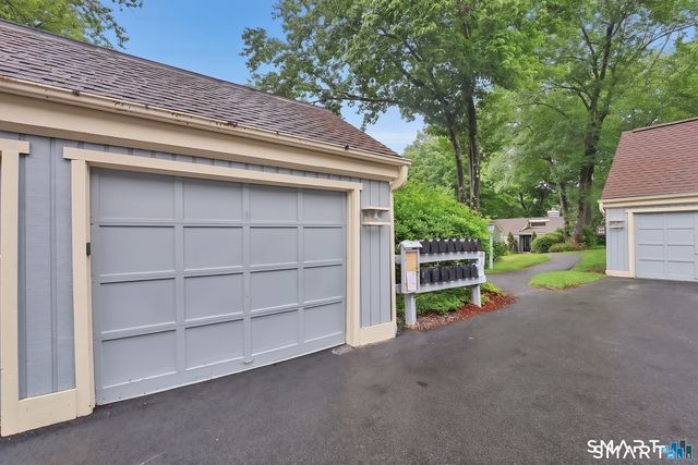 972 Heritage Village B, Southbury, CT 06488
