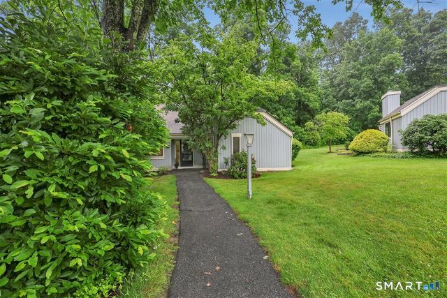 972 Heritage Village B, Southbury, CT 06488