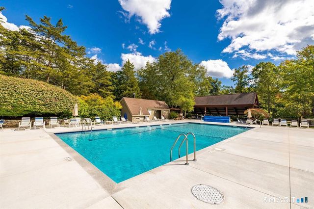 972 Heritage Village B, Southbury, CT 06488