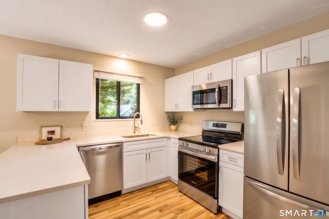 972 Heritage Village B, Southbury, CT 06488